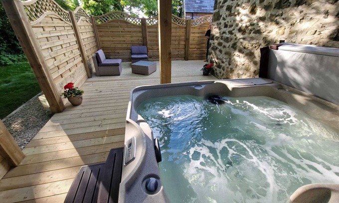 Ballymena House | Historic 200-Year-Old Barn Conversion with Spa & Hot Tub