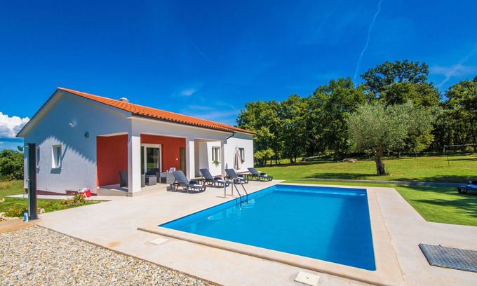 Cukrici Villa | Discover Tranquility with Ocean View Near the Sea