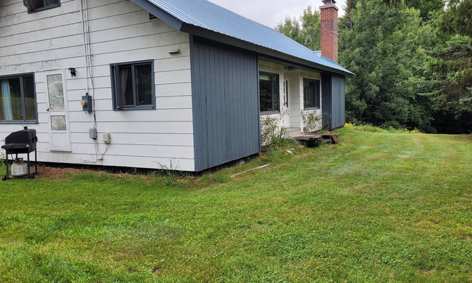Keene House | Inviting Home of the High Peaks in Keene, NY with Pool