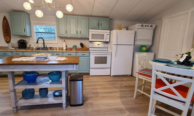 Key Largo Cottage | Waterfront Paradise with Tiki Bar & Heated Pool Awaits