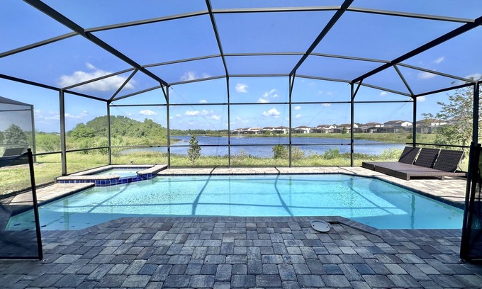 Haines City House | Spacious 6-Bedroom Pool Home in Desirable Resort Community