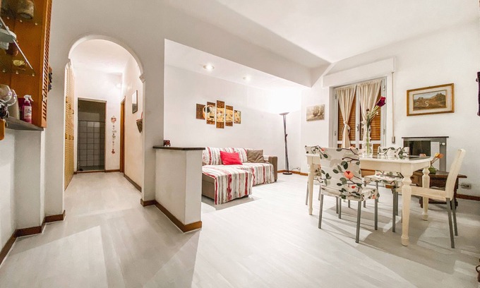 Arenzano Apartment | Convenient Stay 200m from the Sea with Private Parking