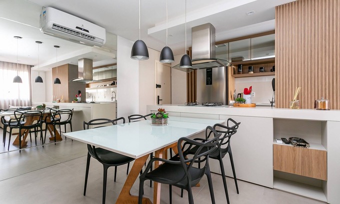Centro Apartment | Scenic Partial SEA View Near Beiramar Mall with Pool