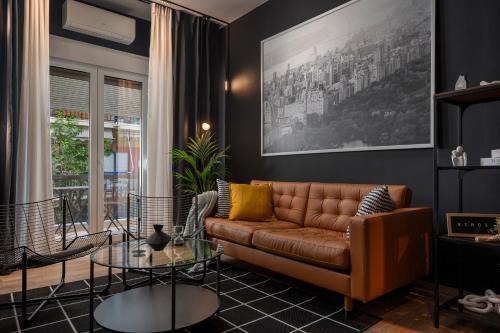 Thissio Apartment | Prime Location Near Metro & Acropolis Hill, 10/10 Rating