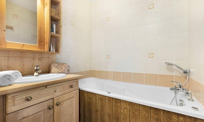 Lanslevillard Apartment | Convenient Hotel with Pool, Spa & Balcony Near Resort Center