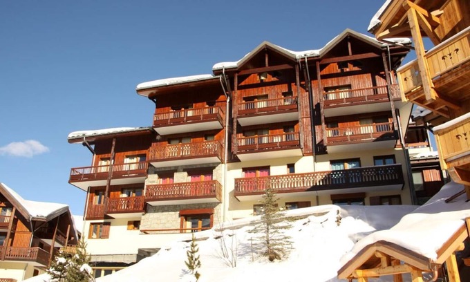 Les Menuires Apartment | Convenient Retreat with Balcony & Kitchen in Les Menuires