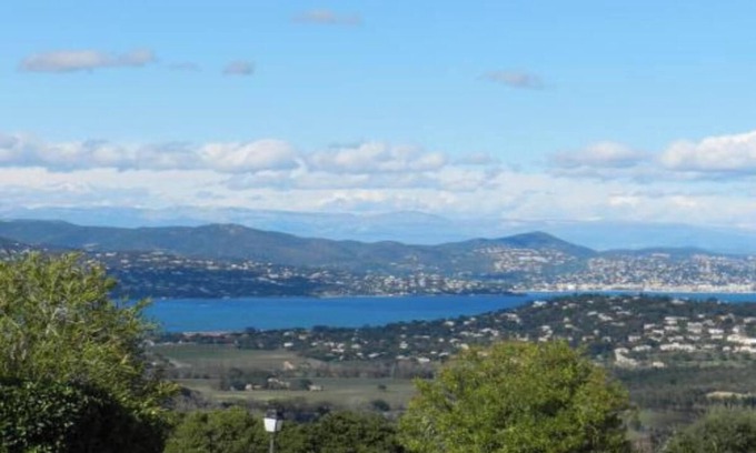 Ventabren Villa | New Wood Villa with Breathtaking Views and Private Pool