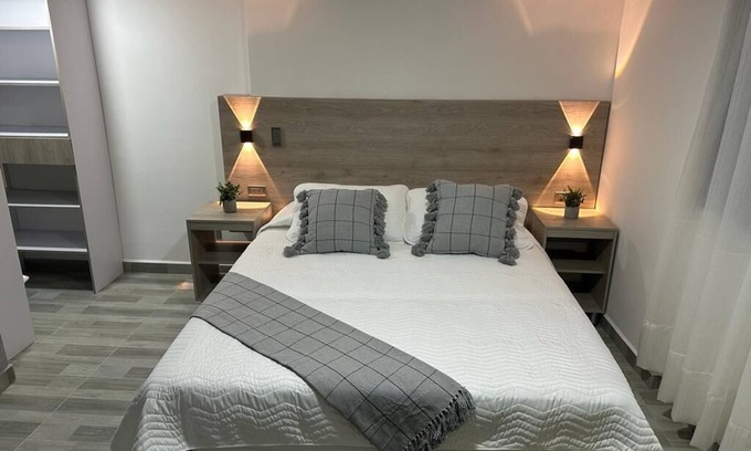 Guayabal Apartment | Modern 201 Céntrico Aparta Estudio with Spa Amenities