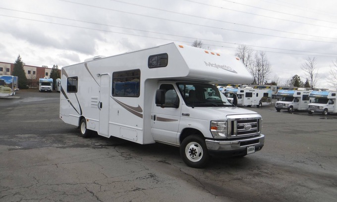 Jim Thorpe House | Cozy Motorhome SoJourner with Lake View & Family Amenities