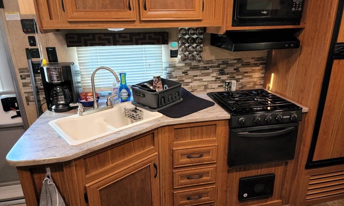 Coweta House | Explore Family-Friendly Comfort in a Starcraft RV Rental