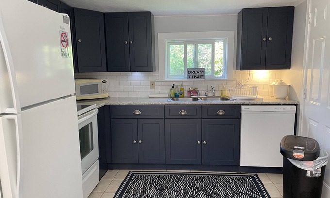 Point Judith Cottage | Cozy Cottage in Pt. Judith with Oceanfront Views & Amenities