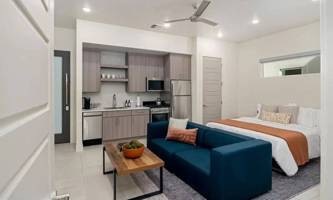 Chamberino Apartment | Enchanting Guest Suite for Families with Free Breakfast