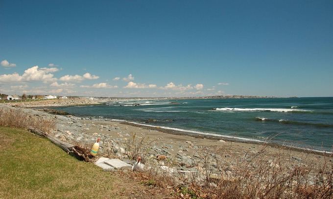 York Harbor Cottage | Waterfront Retreat: Pet-Friendly, Ocean Views & Family Fun