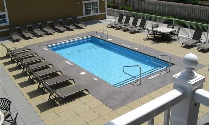 New Buffalo Condo | Exceptional New Buffalo Condo with Heated Pool & Guest Rating 9.8