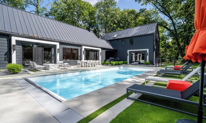 New Buffalo House | Unforgettable New Buffalo Getaway with Oceanfront Views