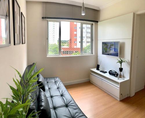 Bigorrilho Apartment | Stylish 1-Bedroom Suite with City Views & Pet-Friendly Stay