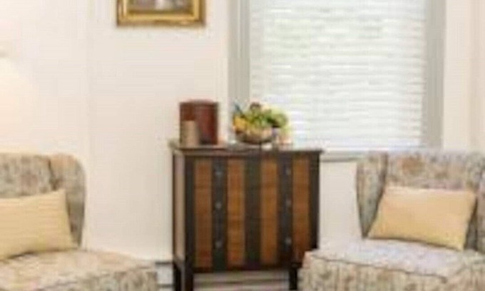 Mercersburg Bed & Breakfast | Explore Elizabeth's Room at James Buchanan Hotel