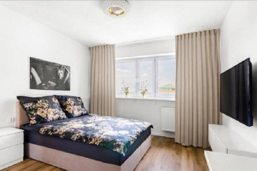 Rakowiec Apartment | Cozy Studio Near Chopin Airport with Child-Friendly Amenities