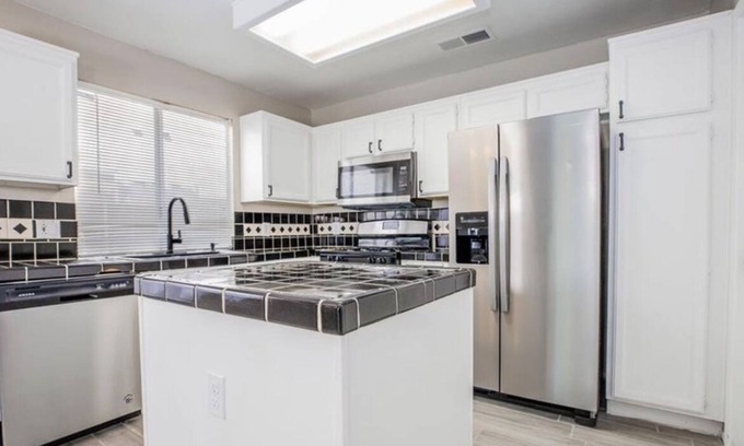 Orchards House | Near Las Vegas Strip: Family-Friendly 3 Bedroom Retreat