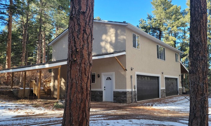 Rye House | Peaceful 21 Acre Paradise: Sleeps 11 in Nature's Retreat