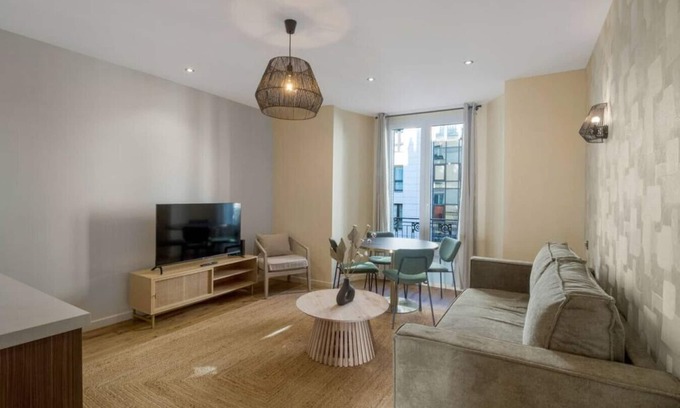 Charonne Apartment | Comfortable 1 Bedroom Apartment Near Père Lachaise