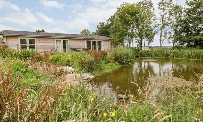 Dobwalls House | Discover 21 Meadow Retreat: Pet & Child Friendly Escape
