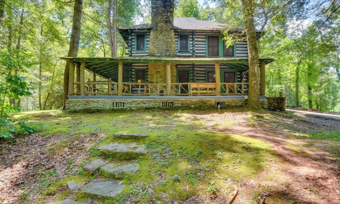 Rocky Bottom Cabin | Cozy Log Cabin Getaway Near Table Rock State Park