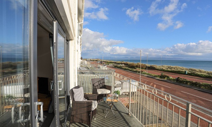 Rhyd-y-clafdy House | Pet-Friendly 21 MIN Y MOR Cottage with Ocean Views