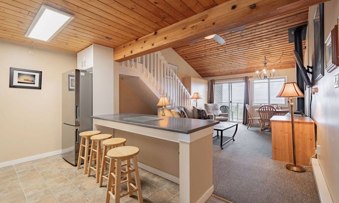 Regional District of Nanaimo Condo | #218 Upper Beach View Suite at Shorewater Resort, Qualicum Beach