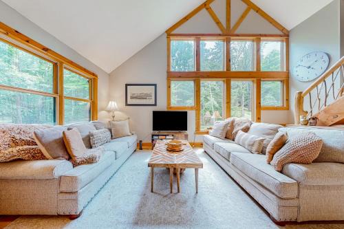 West Dover House | Welcoming Retreat at 219 Old Ark Road with Hot Tub