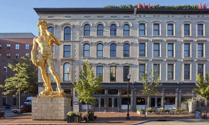 West Main Historic District Hotel | Experience Art and Comfort at 21c Museum Hotel Louisville