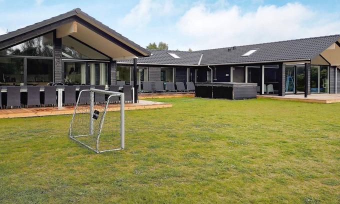 Bøtø By House | Spacious 22-Person Holiday Home with Oceanfront Views