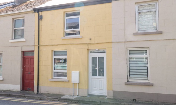 Ballinrobe House | Pet-Friendly 22 Town Place with Garden in Ballinrobe