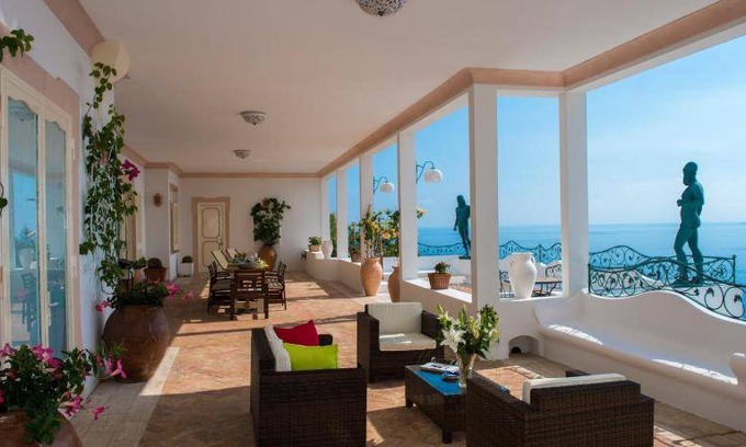 Laurito Hotel | Spacious Family Hotel with 2 Bedrooms for Up to 4 Guests