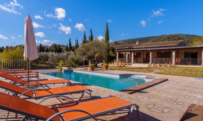 Selva House | Spacious 4-Bedroom House with Private Pool for 8 Guests