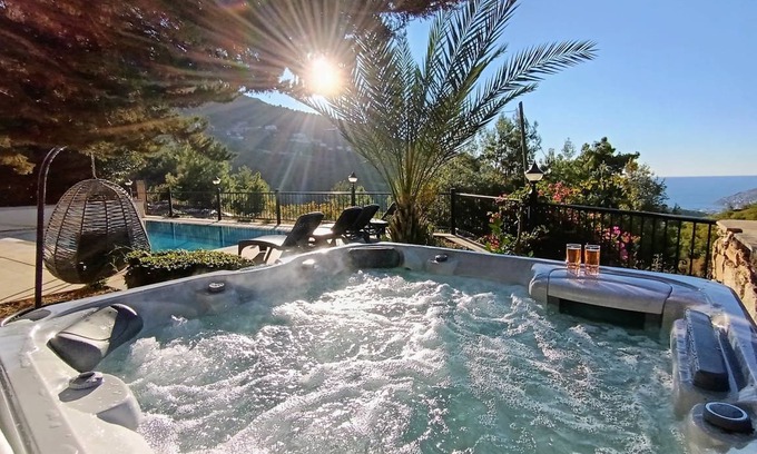 Bektas Villa | Indulgent Villa with Private Pool and Chef in Alanya