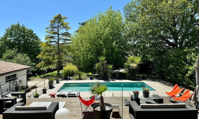 Lapeyrouse-Fossat Villa | Spacious Family Villa with Private Pool and Barbecue Area