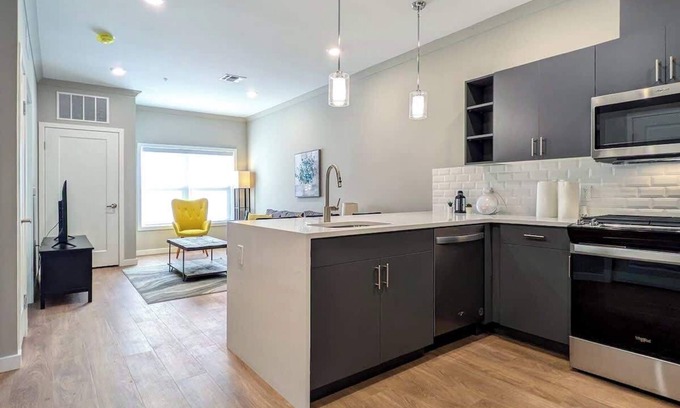 Dunellen Apartment | 221 Modern 1BR Apt Walk to NJT