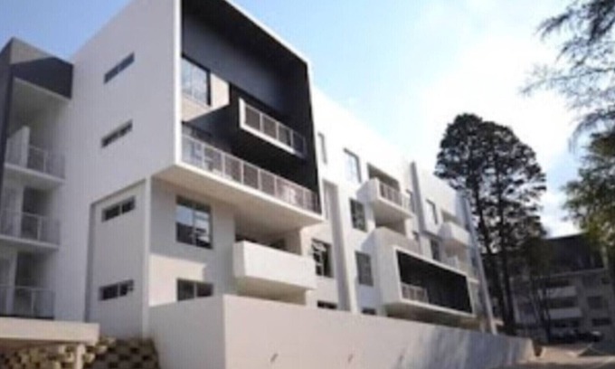 Sandown House | Indulge in 222 Epic Luxury Apartment Experience