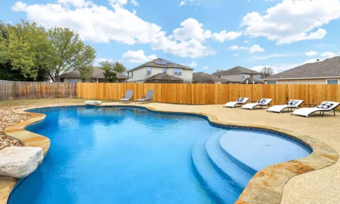 Cibolo House | 225 Cape Neddick · 47) Phenomenal home with Pool!