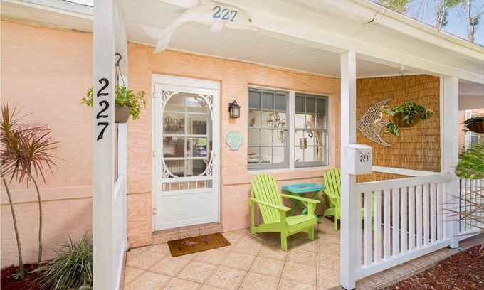 Cocoa Beach Cottage | Pet-Friendly Cottages in Cocoa Beach - Walk to the Ocean!
