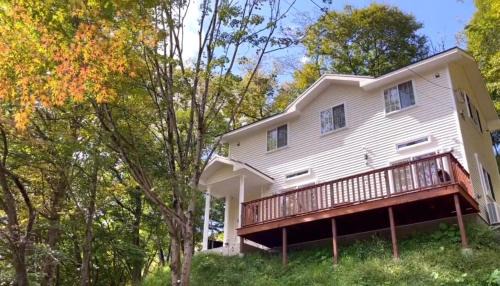 Kitasaku-gun Villa | New Lakeview American House: Pet-Friendly Retreat Near Golf
