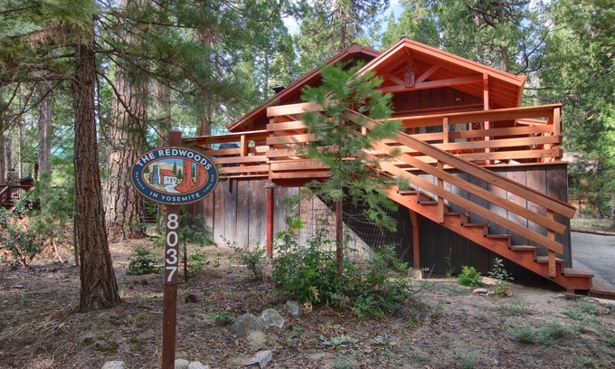 North Wawona Cabin | Serene 23 Arnett's Cabin at The Redwoods In Yosemite