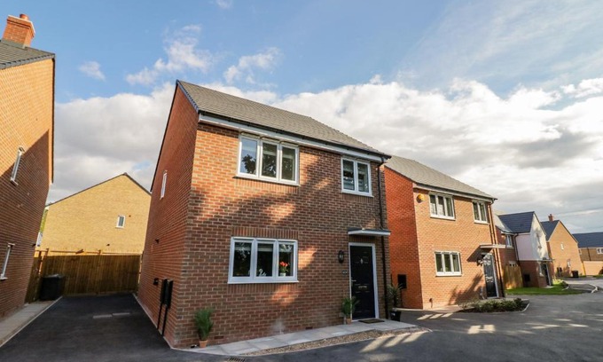 Exhall House | Family-Friendly Stay at 23 Moat House Close - Guest Rated 10/10