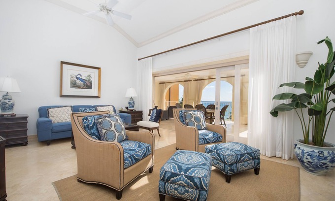 Little Battaleys House | 2300 sq. ft. One-Bedroom Luxury Beachfront Suite on the West Coast