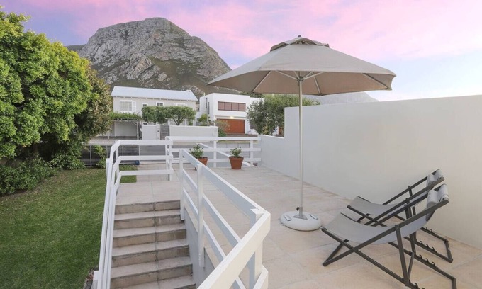 Voelklip House | Oceanfront 235 on Tenth: Family-Friendly & Pet Welcoming