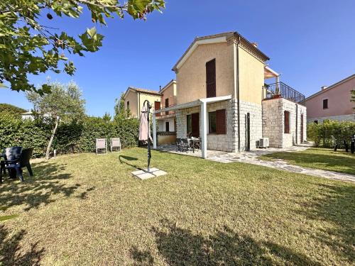 Numana Apartment | 237 - Residence ADAMO ed EVA - bilo al piano terra con ampio GIARDINO