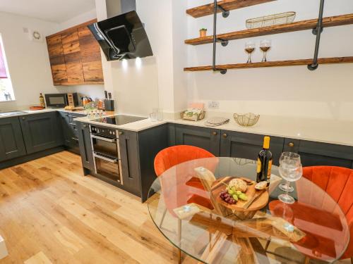 Edwinstowe Apartment | Experience Comfort at 23a High Street - Rated 9/10!