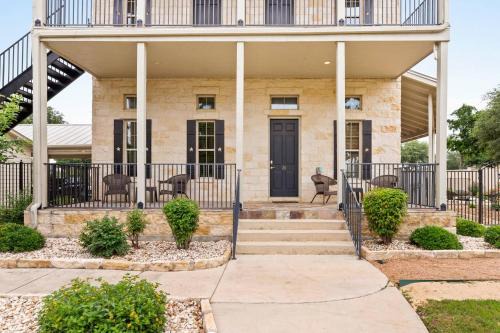 New Braunfels House | Relaxing Family Retreat at #24 at Gruene Silo Inn