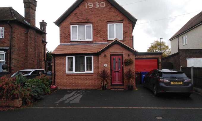 Uttoxeter Bed & Breakfast | Exceptional Stay at 24 Fairfield Road - Rated 9.7/10